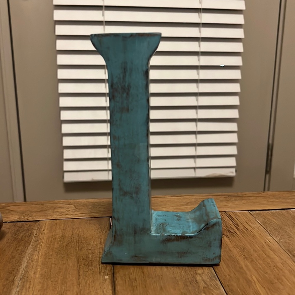 Distressed blue / green L